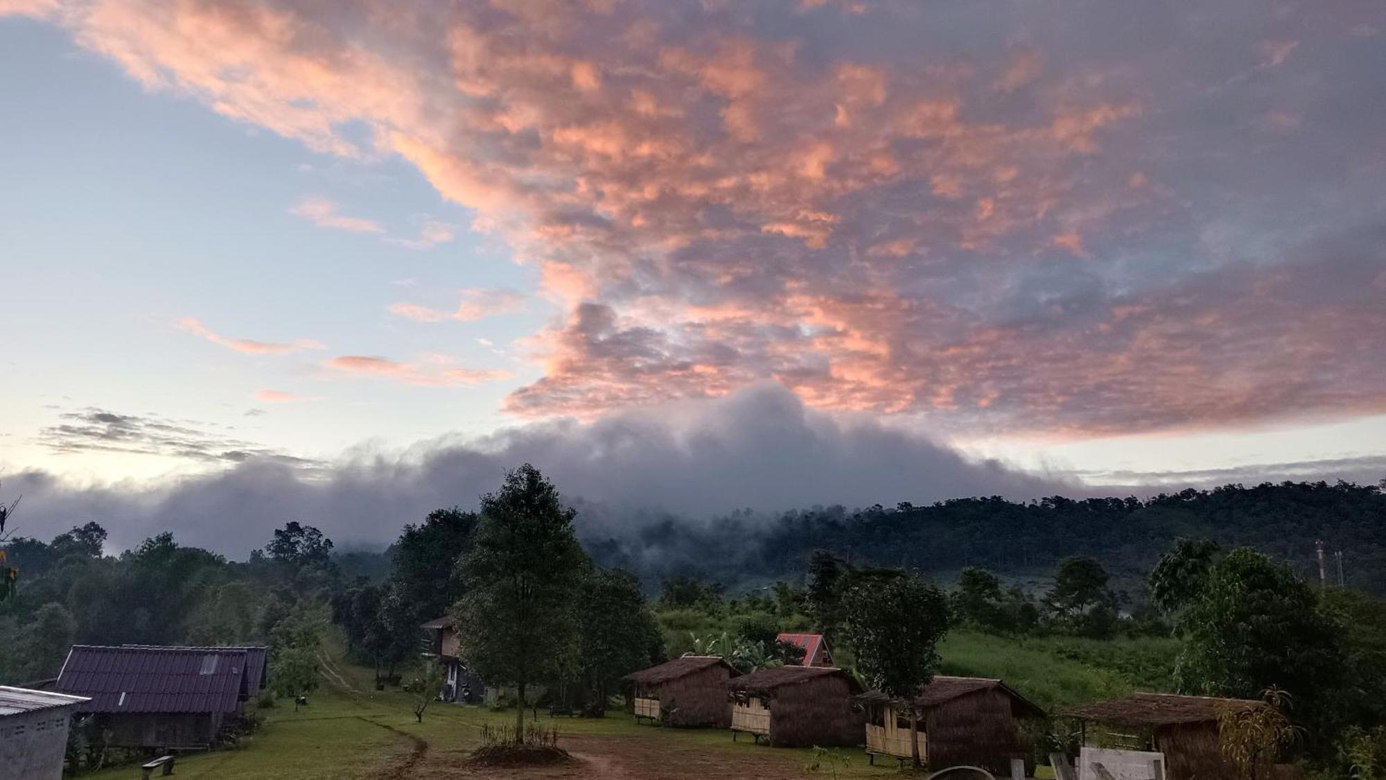 ไร่นิธิสุนทร Nithisoonthon Farmstay Mae Hong Son Exteriér fotografie