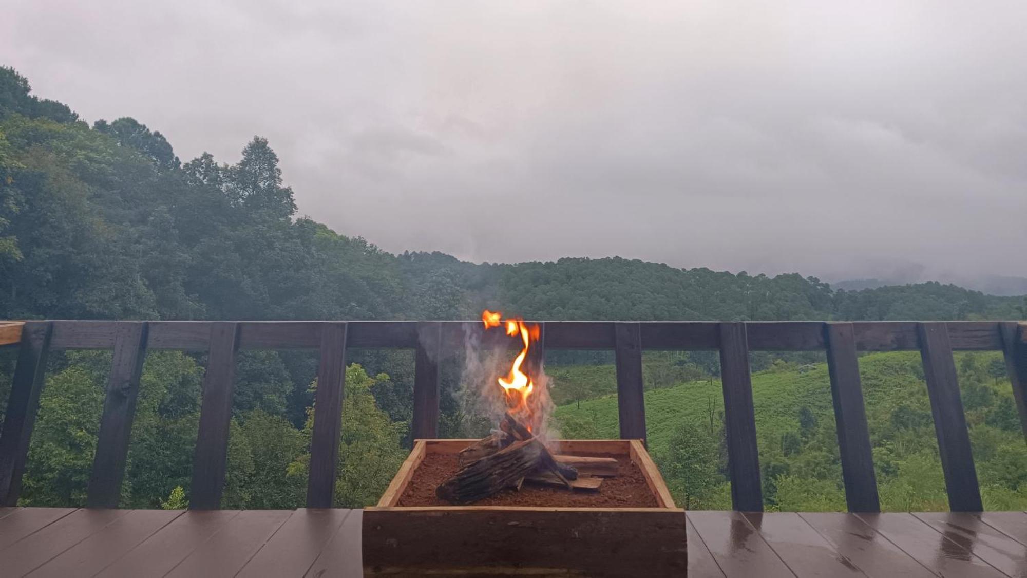 ไร่นิธิสุนทร Nithisoonthon Farmstay Mae Hong Son Exteriér fotografie